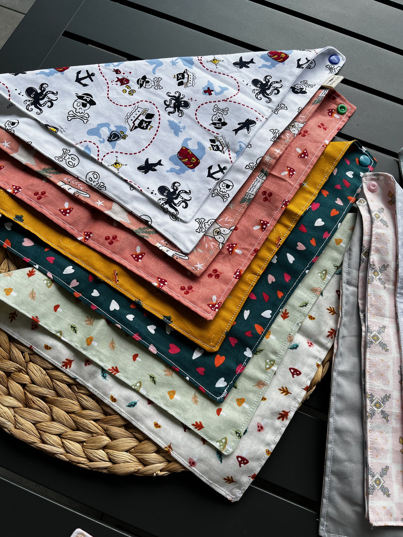 Bavoir réversible – Image 3