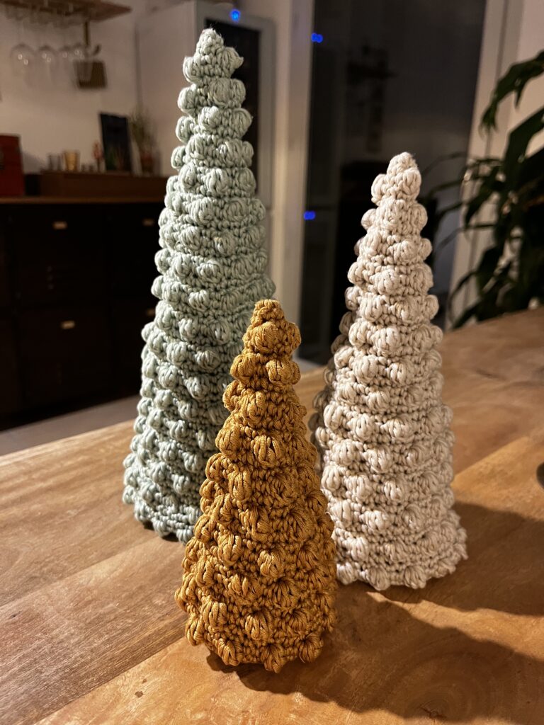 Sapin de Noël crochet 16cm